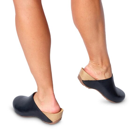 NEW Dansko Talulah Clogs - Leather  in black For Women 925 6s3 - Picture 3 of 9